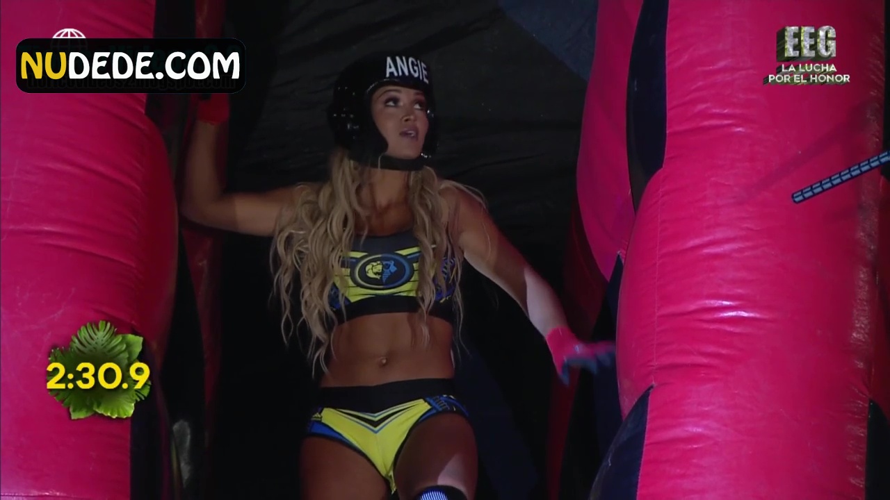 Angie Arizaga y su Cameltoe