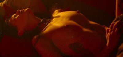 Milena Smit Desnuda y Follando en «No matarás»