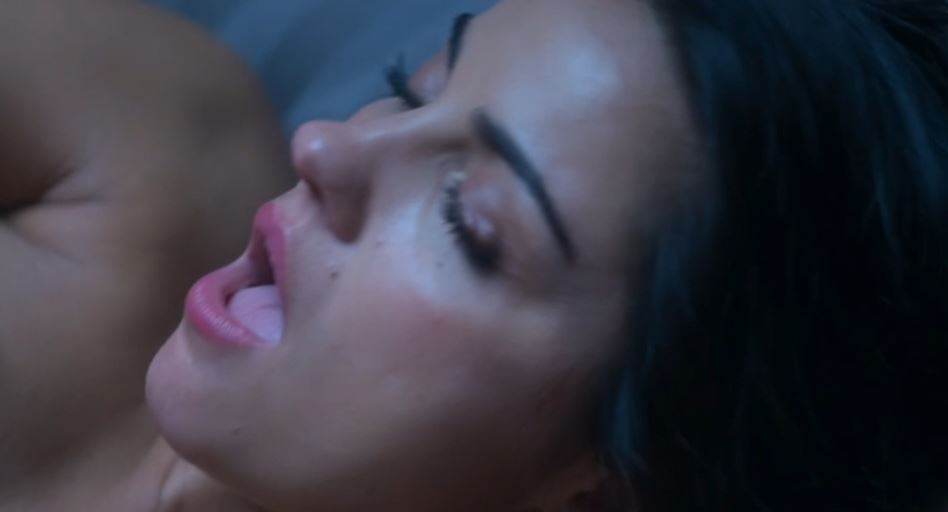 Maite Perroni y Ela Velden Desnuda en un Trío