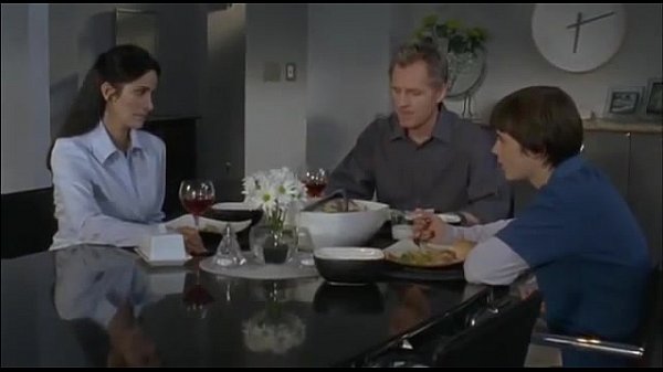 Camille Sullivan cogiendo con hijastro en Normal (2007)