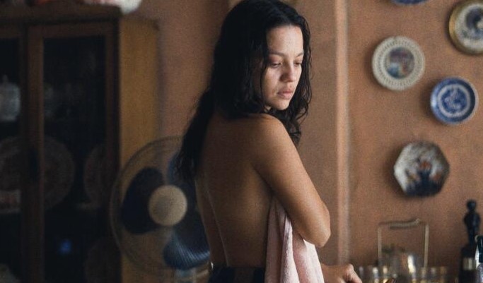 Natalia Reyes Desnuda en Aún es de noche en Caracas