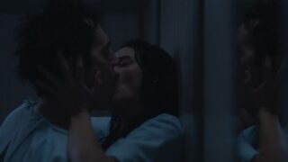 Aislinn Derbez Hot en Hasta El Fin Del Mundo